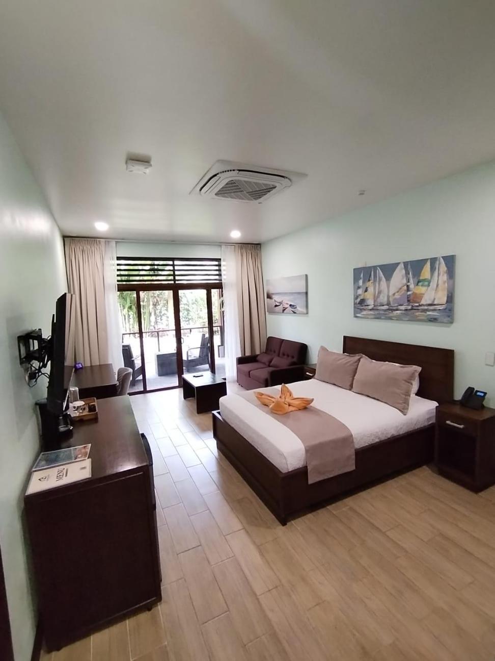 Bungalows Beachfront Hotel Punta Uva Luaran gambar