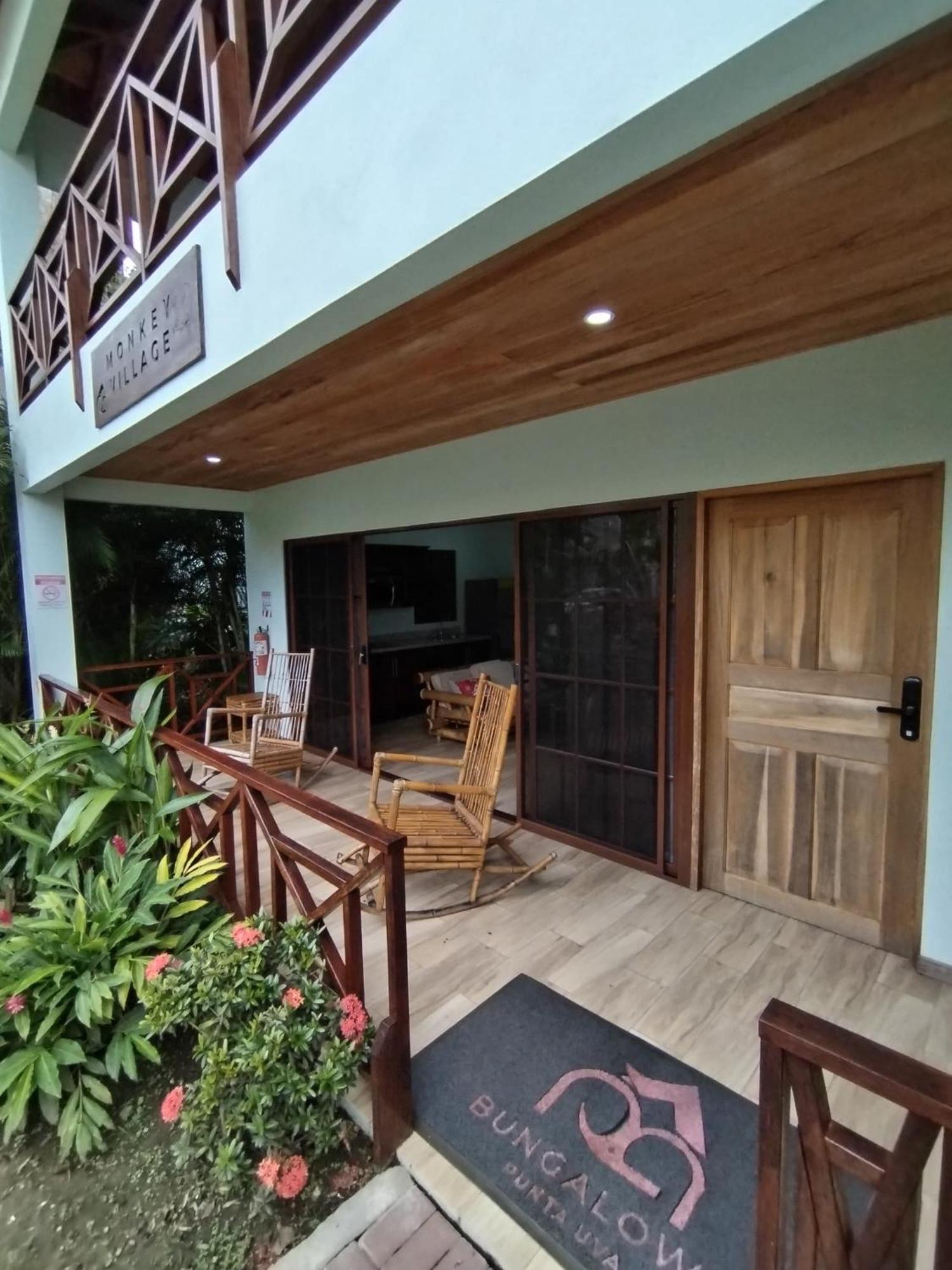 Bungalows Beachfront Hotel Punta Uva Luaran gambar