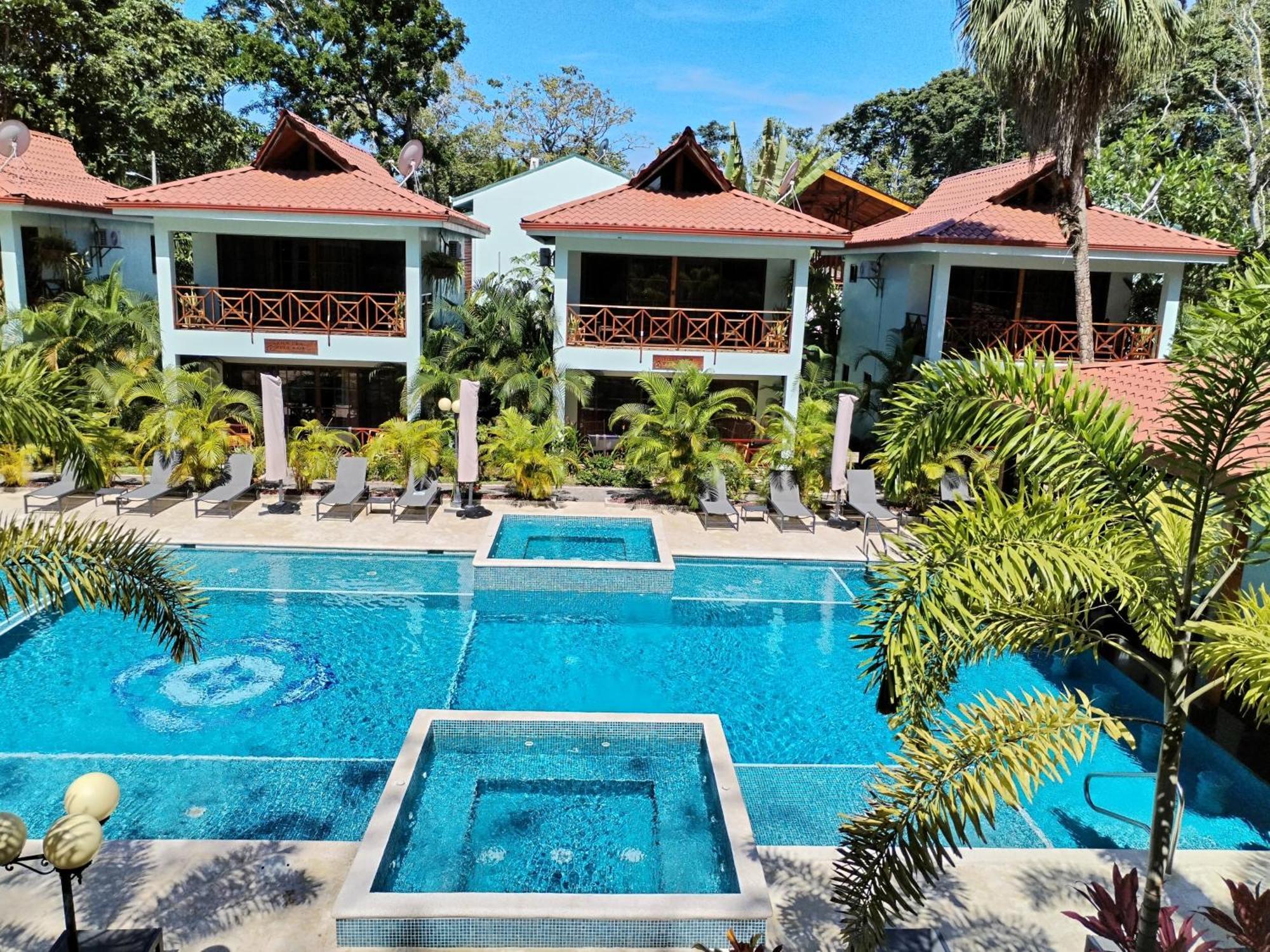 Bungalows Beachfront Hotel Punta Uva Luaran gambar