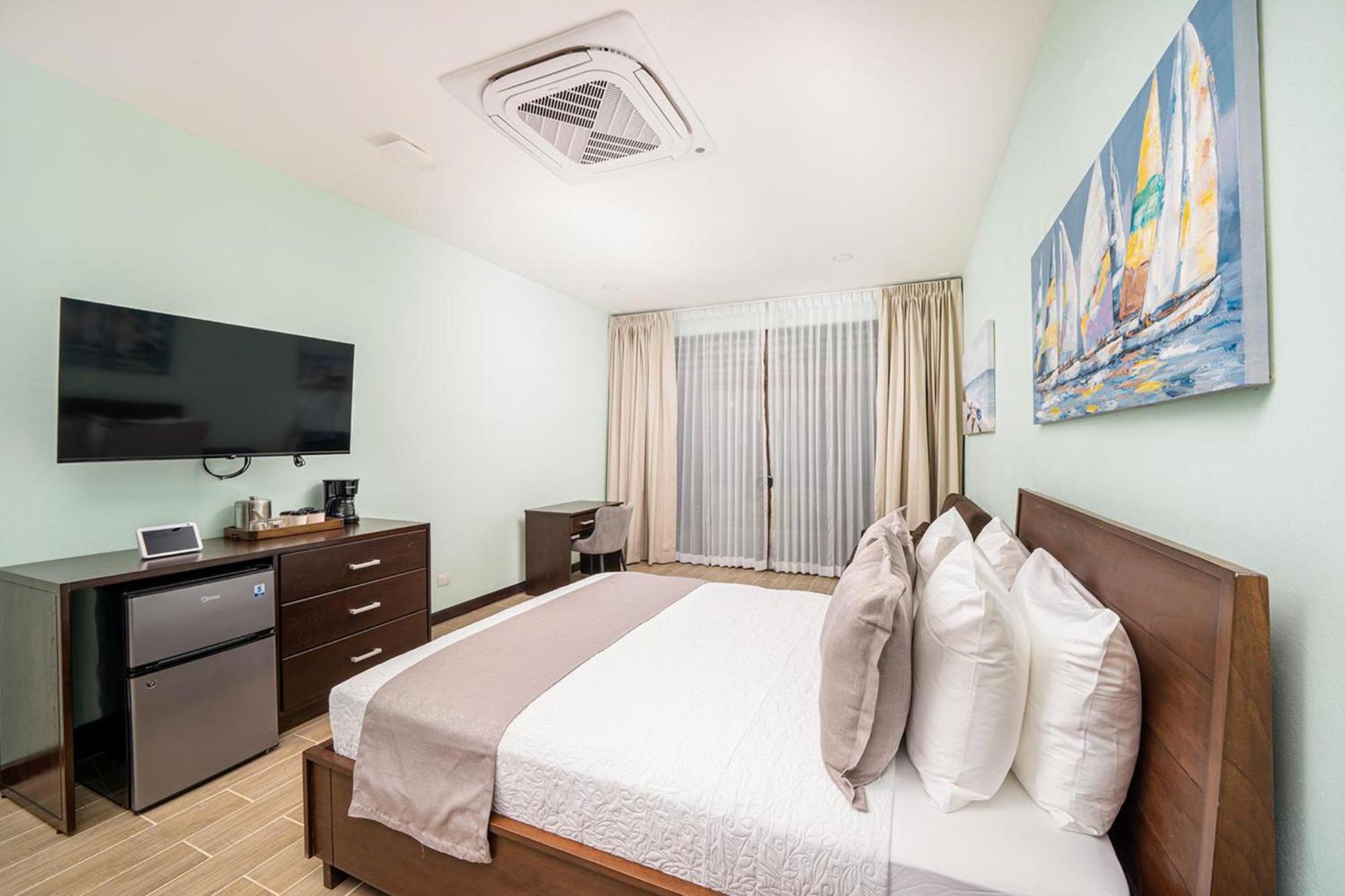 Bungalows Beachfront Hotel Punta Uva Luaran gambar